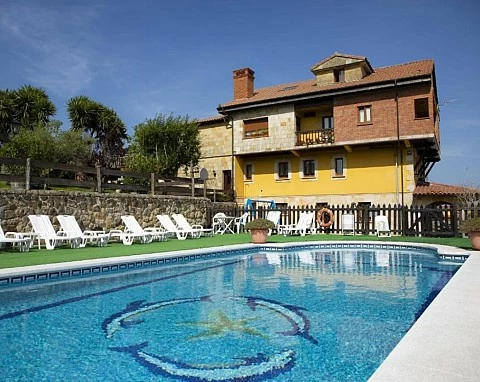 APARTAMENTOS LA GLORIA
