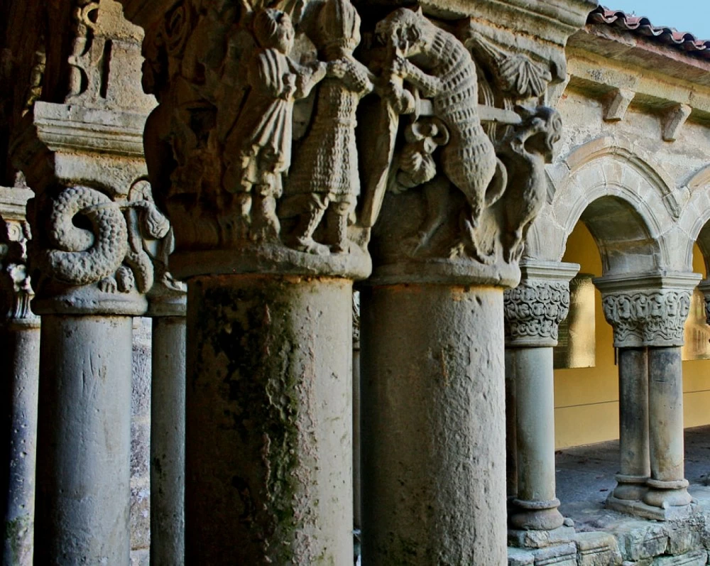 El Claustro de la Colegiata